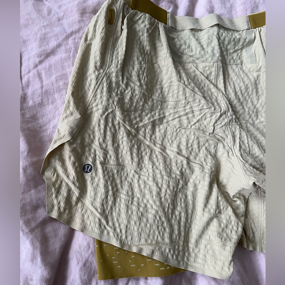 Lululemon Surge Lined Short 6” Special Edition Dew Green/Auric Gold